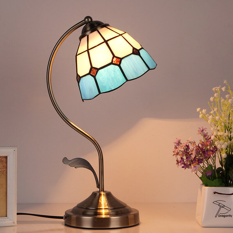 European Vintage Tiffany Round Head Glass Hardware 1-Light Table Lamp, Antique Style Tiffany Lamp, Stained Glass Table Lamp, Art Nouveau Lighting, Decorative Desk Lamp, Unique Home Decor, Vintage Lighting, Classic Tiffany Design, Handmade Stained Glass La