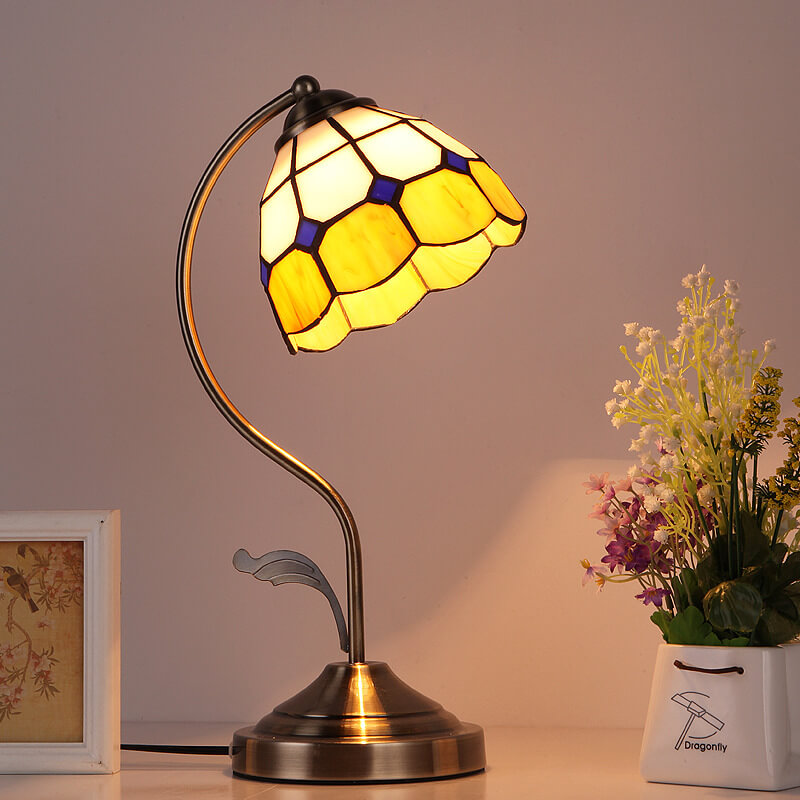 European Vintage Tiffany Round Head Glass Hardware 1-Light Table Lamp, Antique Style Tiffany Lamp, Stained Glass Table Lamp, Art Nouveau Lighting, Decorative Desk Lamp, Unique Home Decor, Vintage Lighting, Classic Tiffany Design, Handmade Stained Glass La