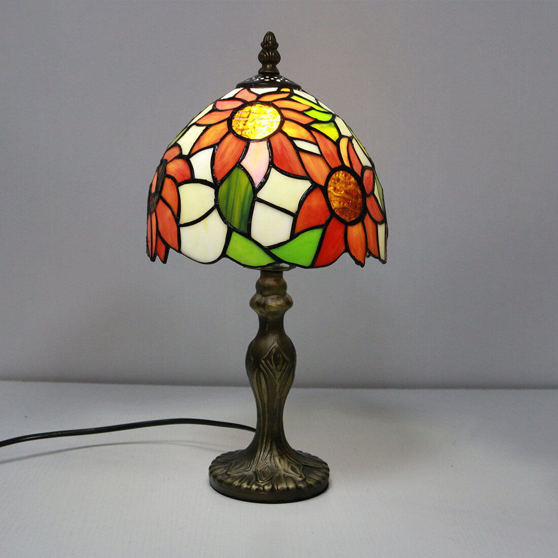 Vintage Tiffany Animal Flower Decoration Stained Glass Dome 1-Light Table Lamp, Tiffany Style Lighting, Stained Glass Lamp, Animal Design Table Lamp, Vintage Home Decor, Decorative Lighting, Unique Gift Idea, Elegant Lamp for Living Room, Antique-Inspired