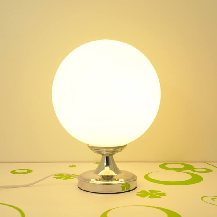Children's Creative Sports Ball Design Table Lamp | Kids Room Decor | Sports-Themed Lighting | Unique Night Light for Boys & Girls | Fun Bedroom Accessory | Soccer, Basketball, Baseball Lamp | Ideal Gift for Young Athletes