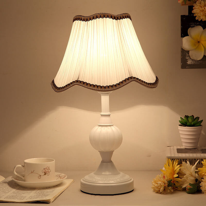 Nordic Vintage Floral Glass Table Lamp - 1-Light Design, Boho Home Decor, Elegant Lighting Solution