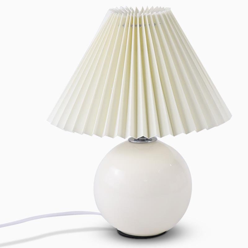 Modern White Globe Ceramic Pleated Table Lamp - Elegant Home Lighting, Contemporary Design, Stylish Room Decor, Unique Accent Lamp, Ceramic Table Light, Interior Illumination