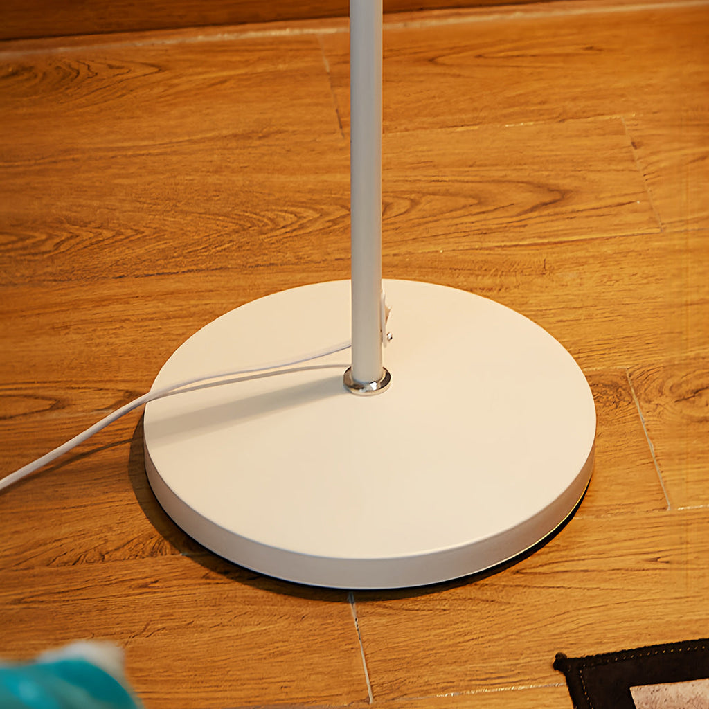 Modern Adjustable Metallic Floor Lamp - Sleek Standing Light for Home Decor