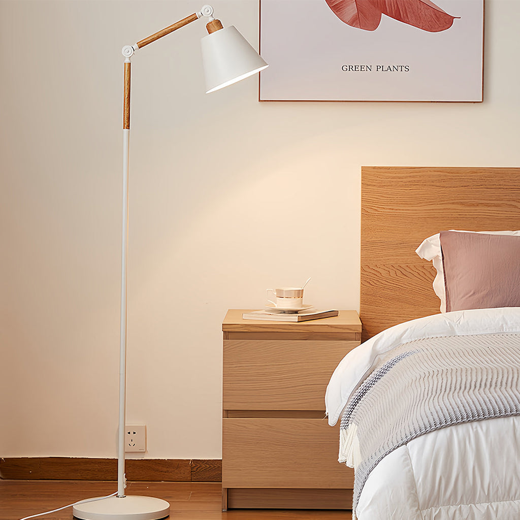 Modern Adjustable Metallic Floor Lamp - Sleek Standing Light for Home Decor