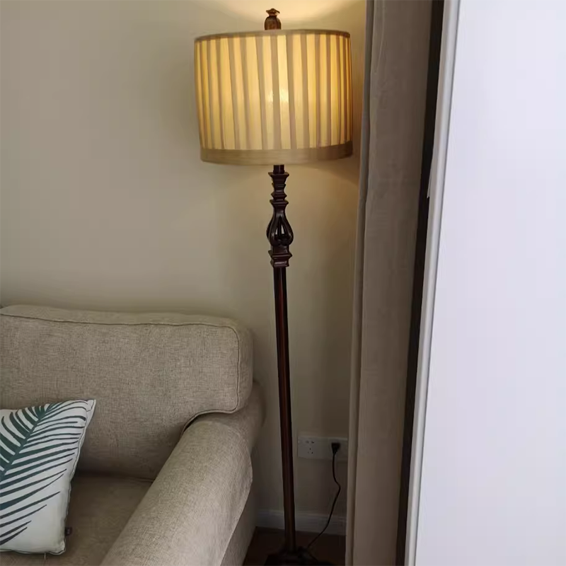 Modern European Retro Pleated Floor Lamp - 1-Light Designer Lighting