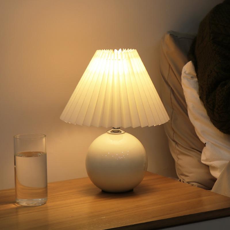 Modern White Globe Ceramic Pleated Table Lamp - Elegant Home Lighting, Contemporary Design, Stylish Room Decor, Unique Accent Lamp, Ceramic Table Light, Interior Illumination