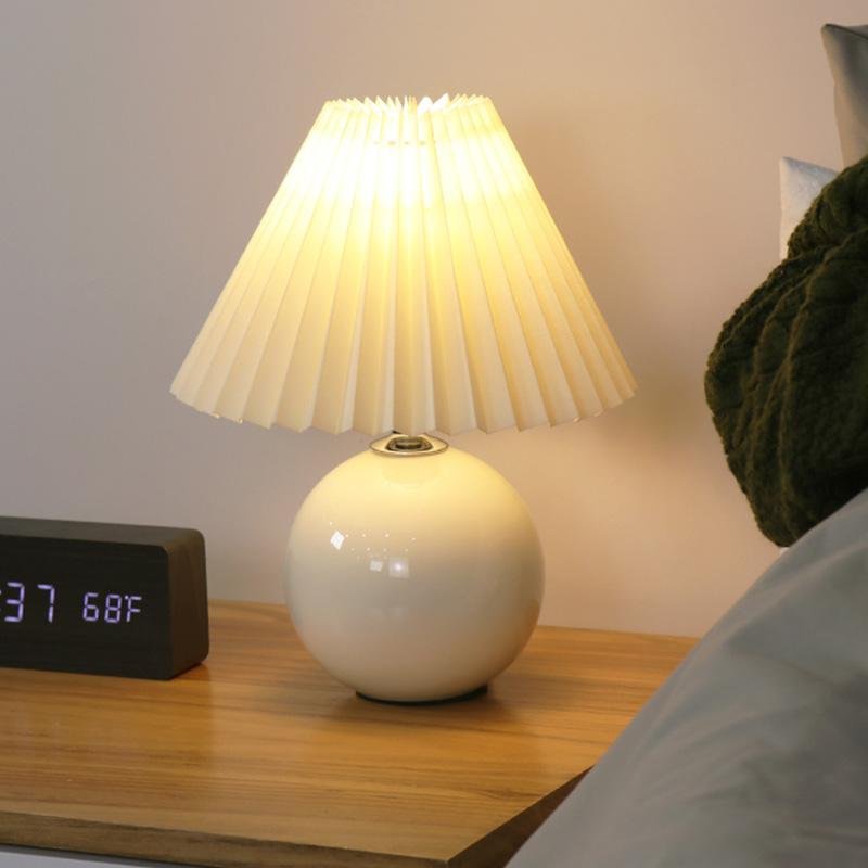 Modern White Globe Ceramic Pleated Table Lamp - Elegant Home Lighting, Contemporary Design, Stylish Room Decor, Unique Accent Lamp, Ceramic Table Light, Interior Illumination