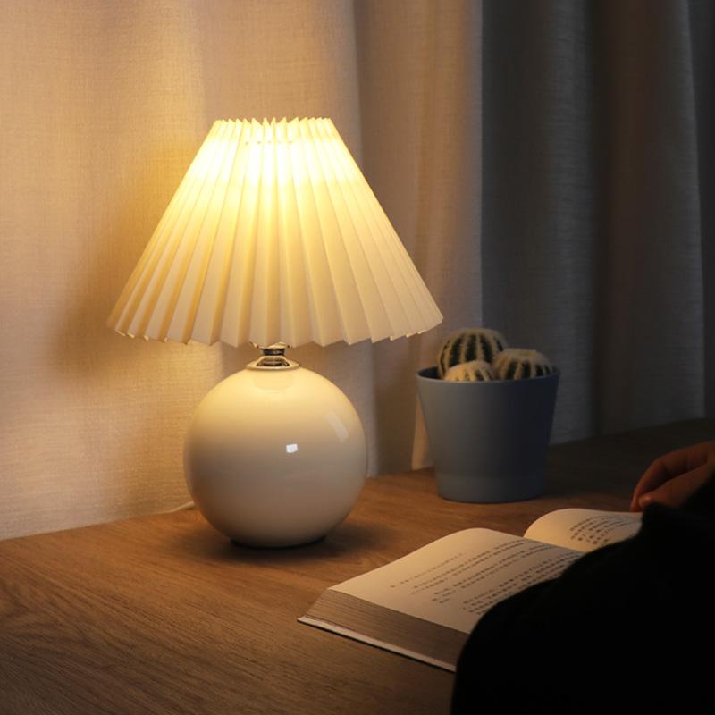 Modern White Globe Ceramic Pleated Table Lamp - Elegant Home Lighting, Contemporary Design, Stylish Room Decor, Unique Accent Lamp, Ceramic Table Light, Interior Illumination