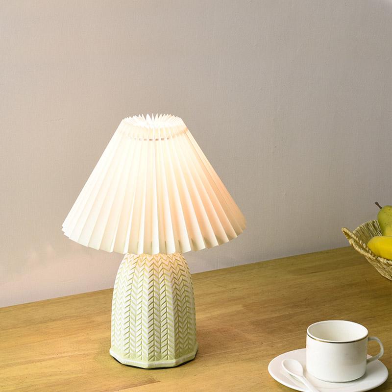 Vintage Pleated Linen Shade Ceramic Table Lamp 1-Light