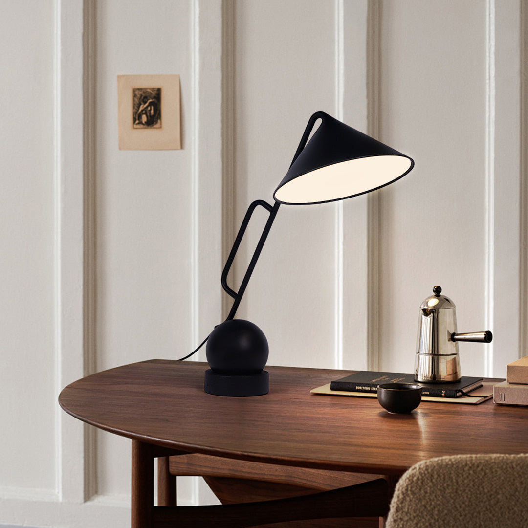 Black Metal Industrial LED Desk Lamp - Modern Study Lighting