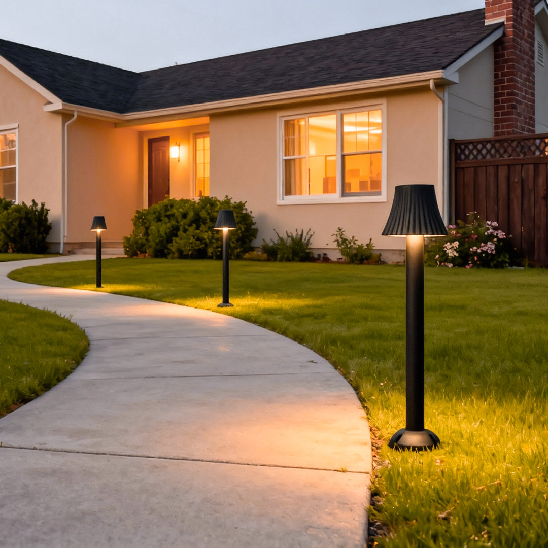 Black Outdoor Mushroom Path Light - Elegant Courtyard Landscape Lighting for Gardens and Pathways