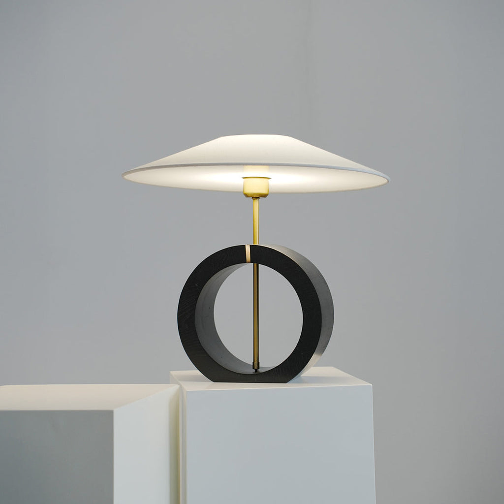 Natural Wood Table Lamp - Nordic Minimalist Luxury Design for Creative Interiors