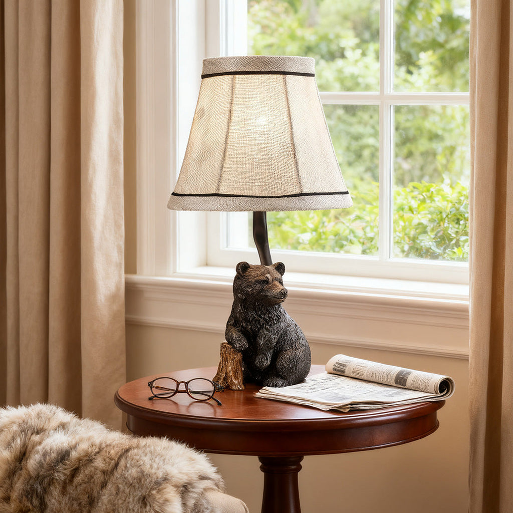 Elegant Bear Resin Table Lamp - Stylish European-Style Decorative Light
