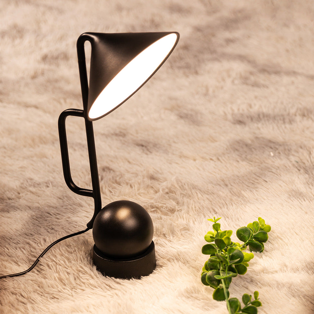 Black Metal Industrial LED Desk Lamp - Modern Study Lighting