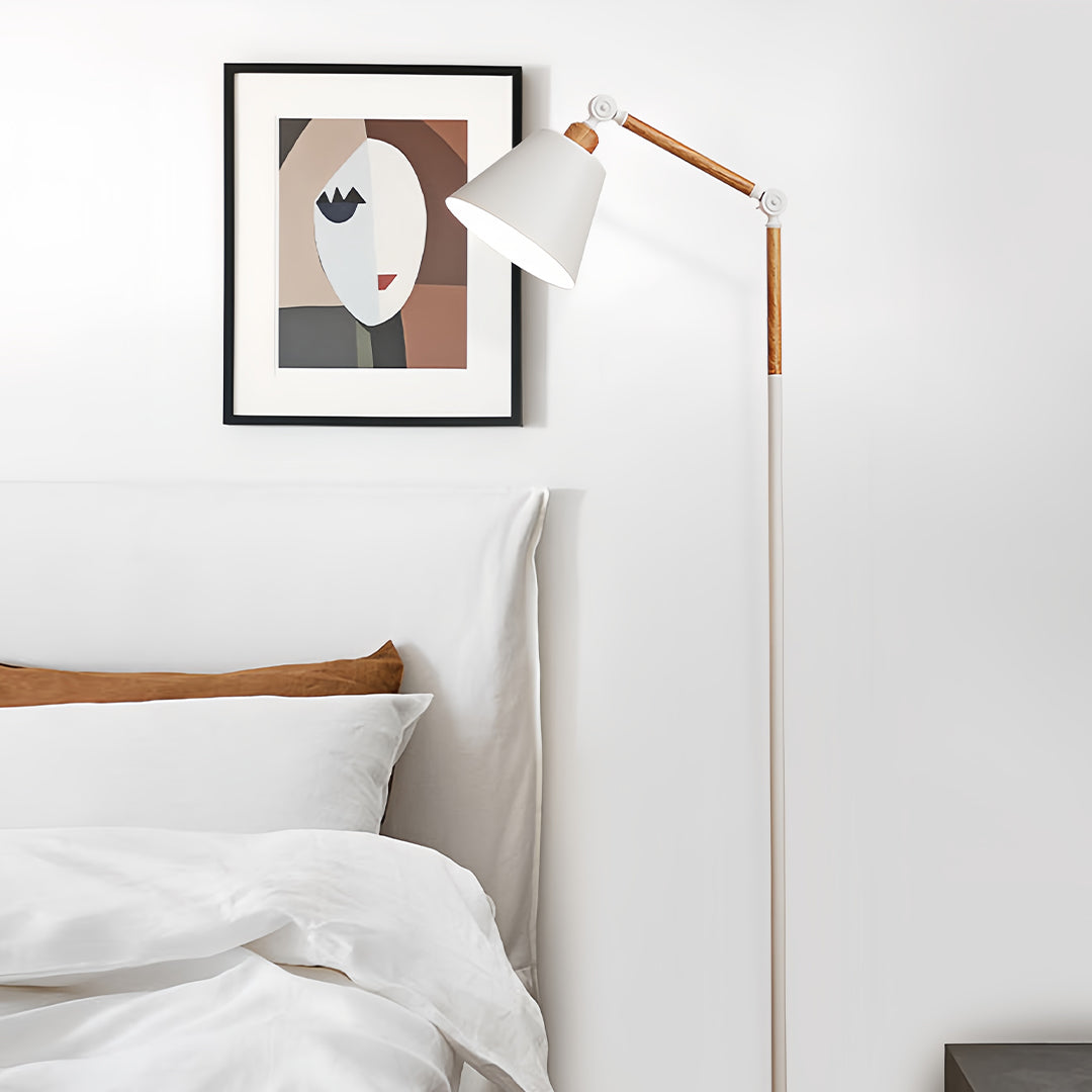 Modern Adjustable Metallic Floor Lamp - Sleek Standing Light for Home Decor