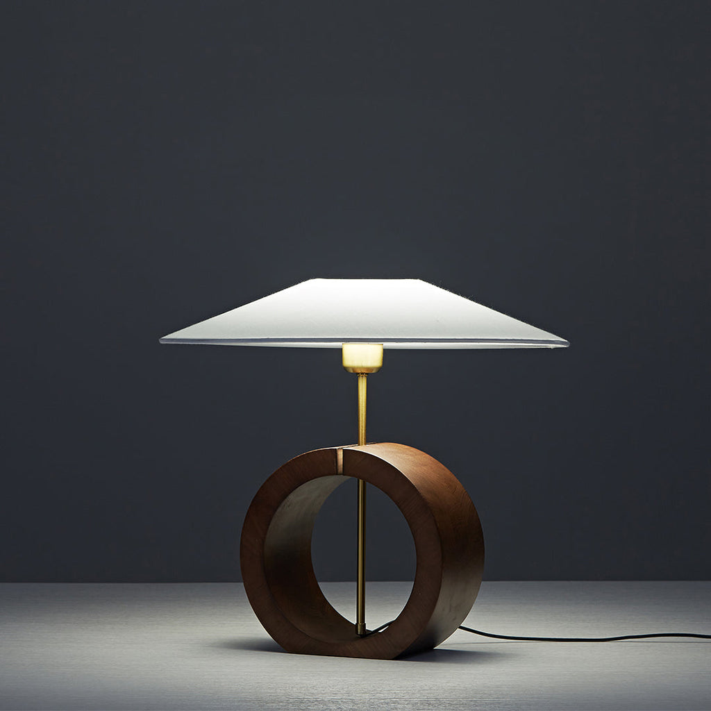 Natural Wood Table Lamp - Nordic Minimalist Luxury Design for Creative Interiors