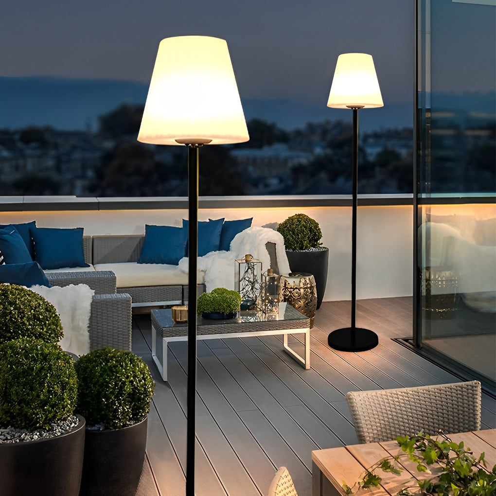Modern Outdoor LED Metal Floor Lamp - Stylish Garden Lighting