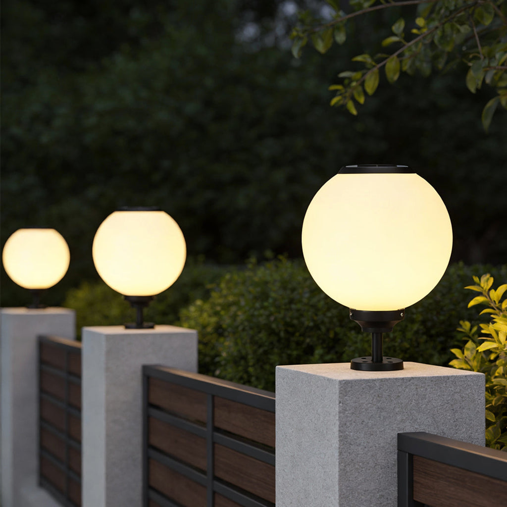 Outdoor Solar LED Gate Pillar Lights Waterproof Solar Lighting for Garden