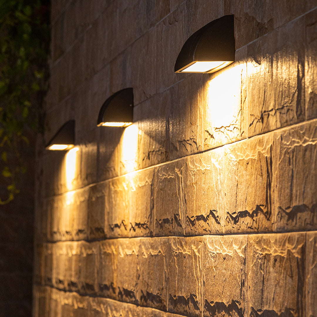 Modern Waterproof LED Outdoor Wall Light