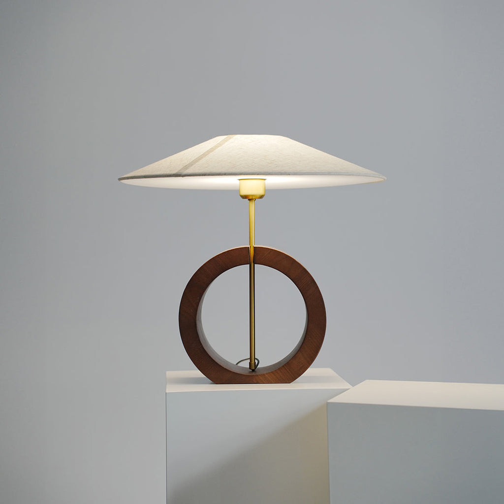 Natural Wood Table Lamp - Nordic Minimalist Luxury Design for Creative Interiors