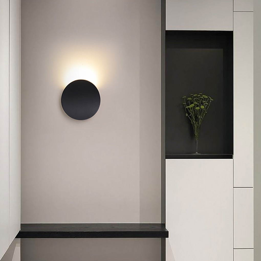 Nordic Minimalist Waterproof LED Wall Sconce - Personalized Bedside Lamp 

Enhance your space with our Nordic Minimalist LED Waterproof Wall Sconce, perfect as a bedside lamp. This personalized lighting solution blends elegance and functionality, ideal fo