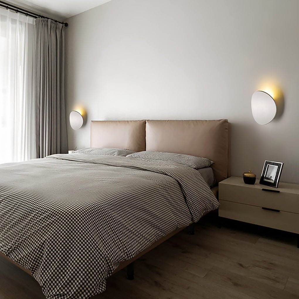 Nordic Minimalist Waterproof LED Wall Sconce - Personalized Bedside Lamp 

Enhance your space with our Nordic Minimalist LED Waterproof Wall Sconce, perfect as a bedside lamp. This personalized lighting solution blends elegance and functionality, ideal fo