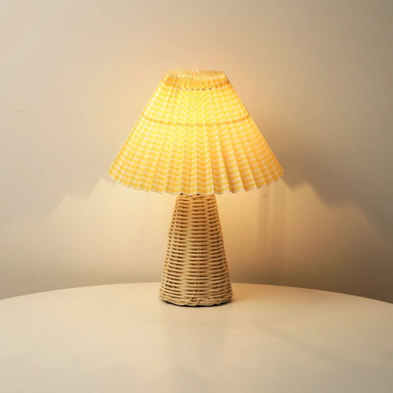 Vintage Pleated Fabric Tapered Base 1-Light Table Lamp, Retro Home Lighting, Stylish Accent Lamp for Living Room, Bedroom Decor, Mid-Century Modern Design, Unique Nightstand Light, Elegant Pleat Lampshade, Warm Lighting for Cozy Atmosphere, Decorative Tab