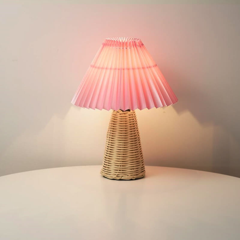 Vintage Pleated Fabric Tapered Base 1-Light Table Lamp, Retro Home Lighting, Stylish Accent Lamp for Living Room, Bedroom Decor, Mid-Century Modern Design, Unique Nightstand Light, Elegant Pleat Lampshade, Warm Lighting for Cozy Atmosphere, Decorative Tab