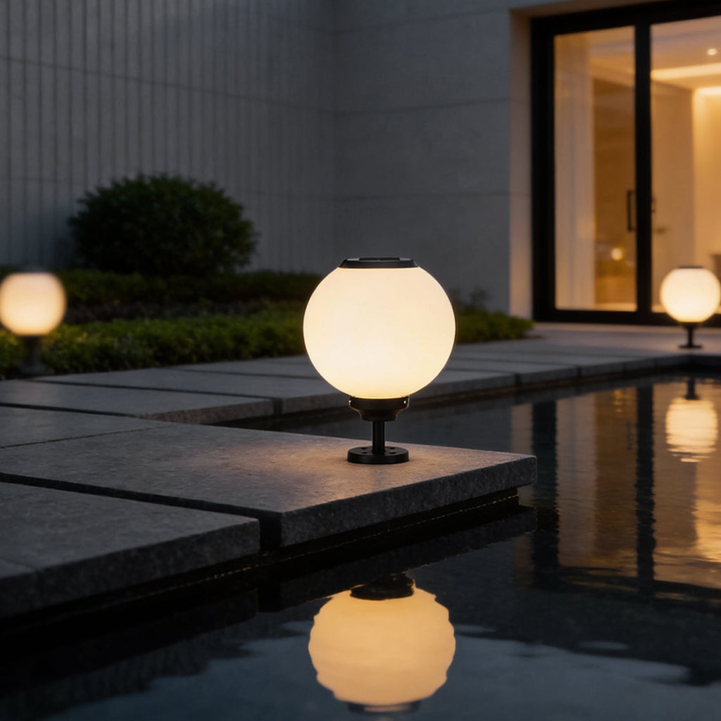 Outdoor Solar LED Gate Pillar Lights Waterproof Solar Lighting for Garden
