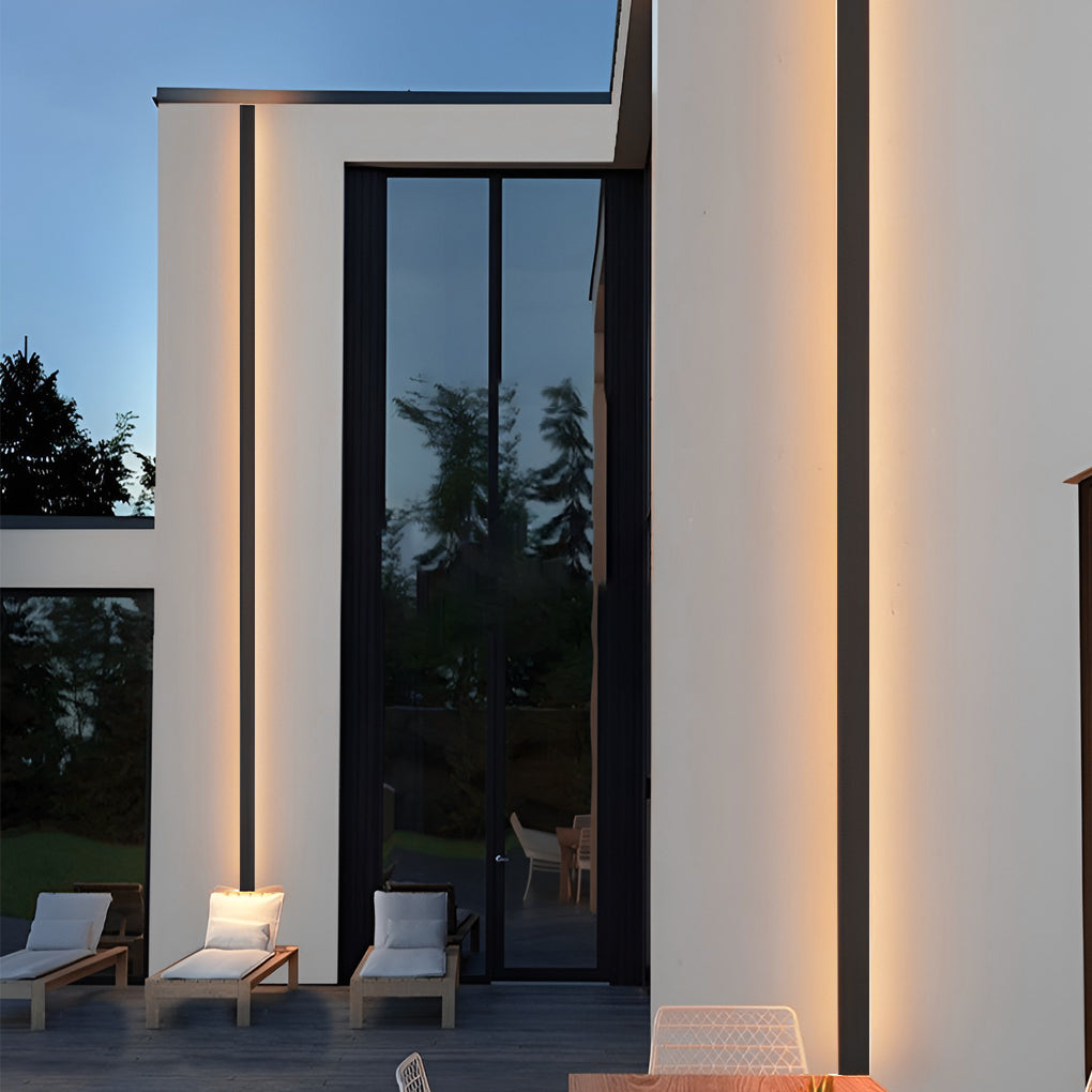 Outdoor Linear LED Wall Light - Black Integrated Design for Modern Lighting