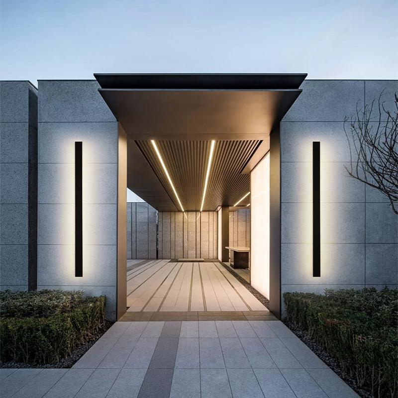 Outdoor Black Linear LED Wall Light - Integrated Modern Lighting