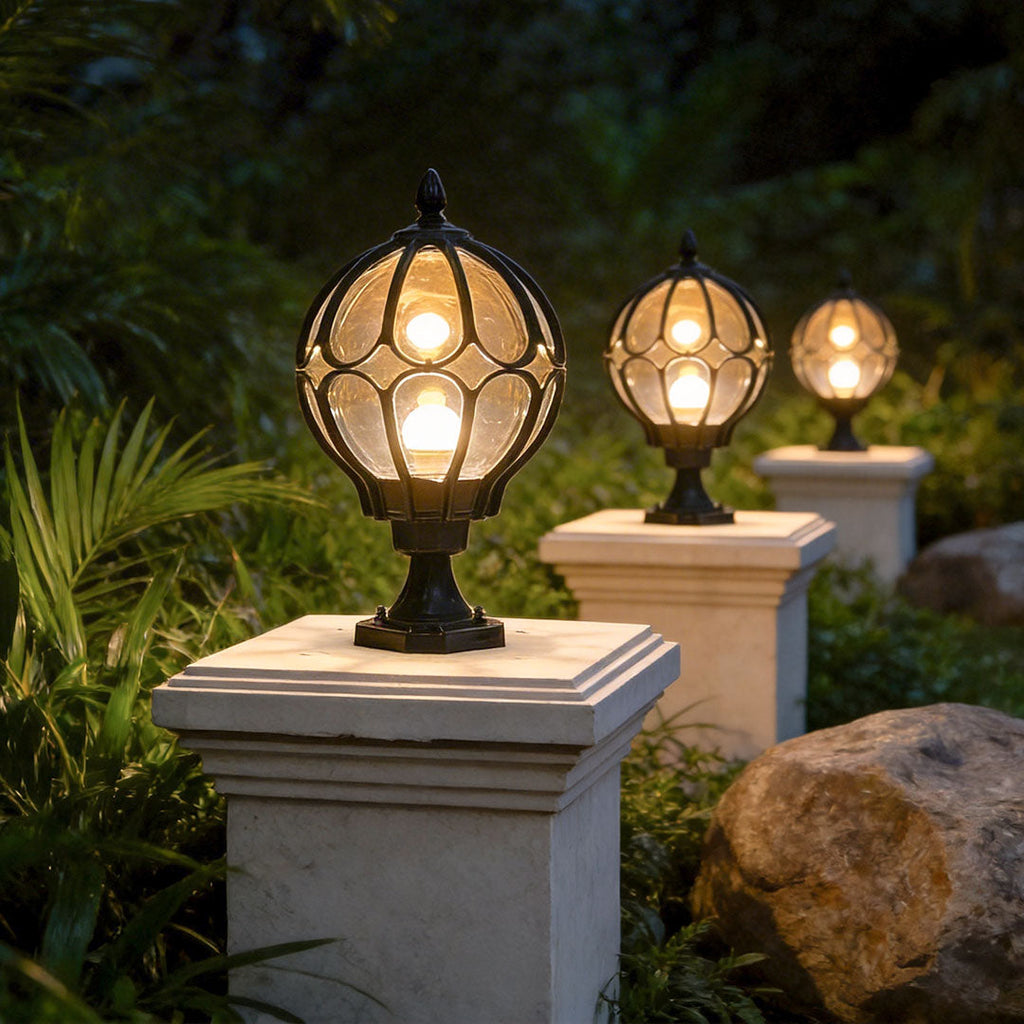 Outdoor Retro Glass Globe Copper Pillar Light