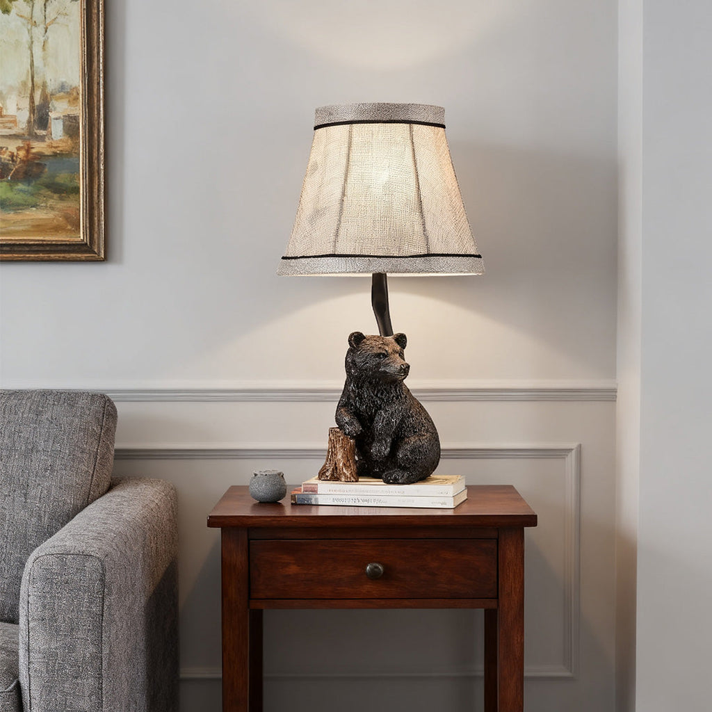 Elegant Bear Resin Table Lamp - Stylish European-Style Decorative Light