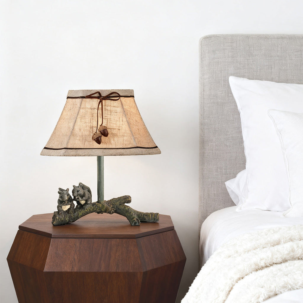 Elegant Squirrel Table Lamp - French Style Resin Decorative Light for Cozy Atmosphere
