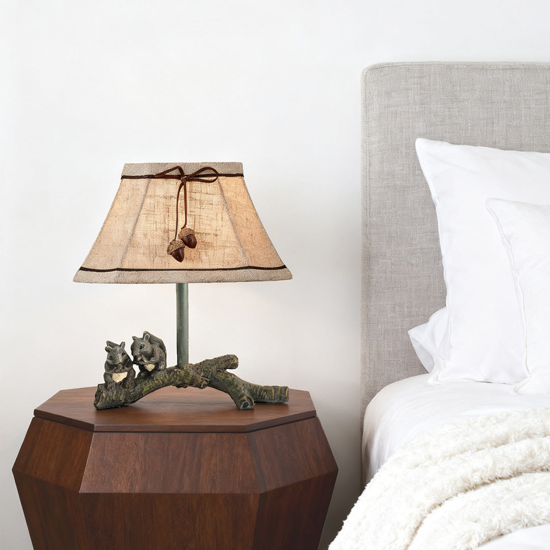 Elegant Squirrel Table Lamp - French Style Resin Decorative Light for Cozy Atmosphere