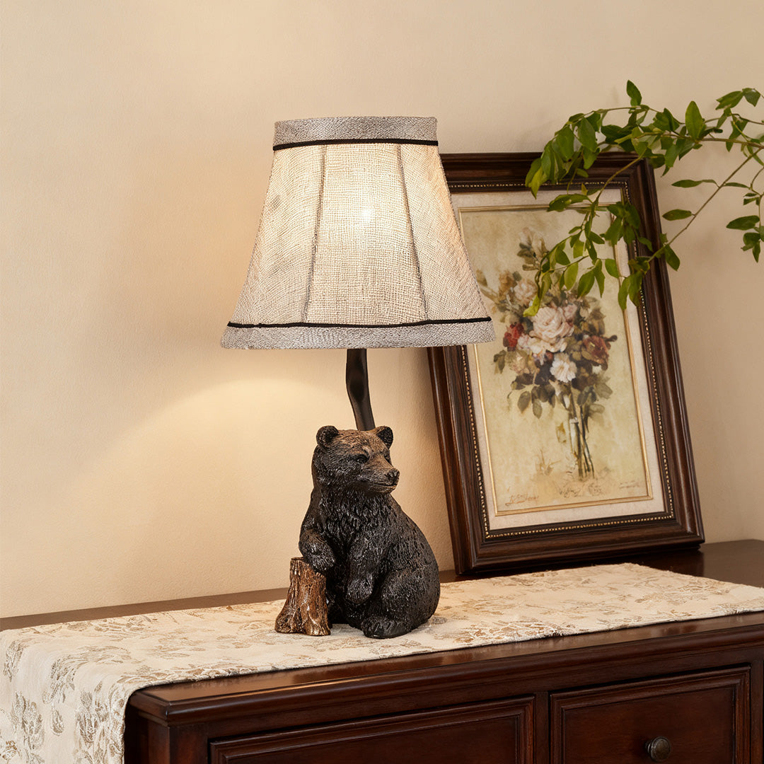 Elegant Bear Resin Table Lamp - Stylish European-Style Decorative Light