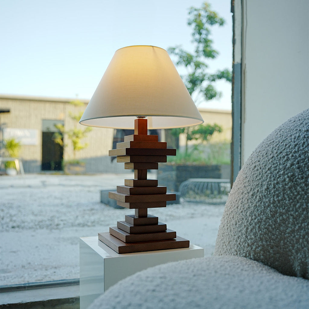 Solid Wood Table Lamp - American Retro Full-Spectrum Lighting