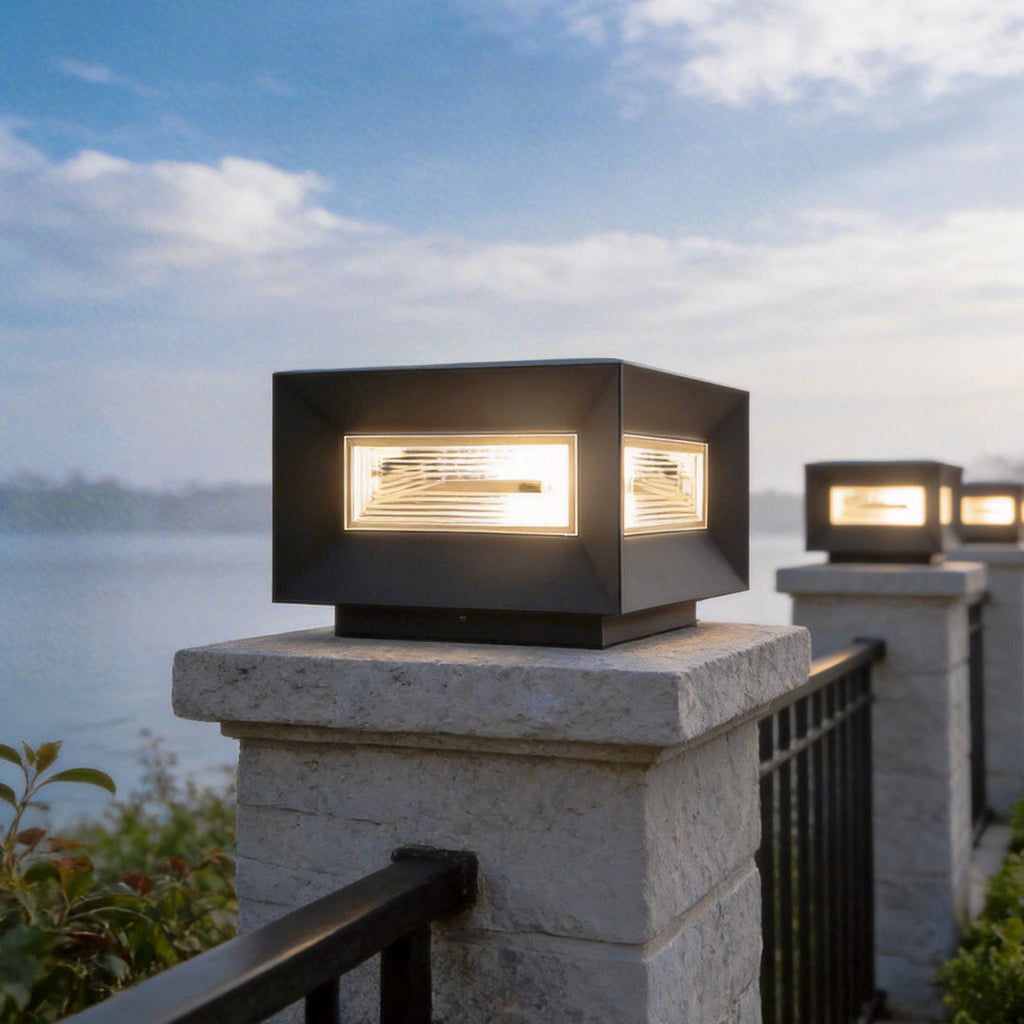 Square Pillar LED Solar Fence Post Light - Modern Cube Design, Outdoor Lighting Solution for Patios and Gardens