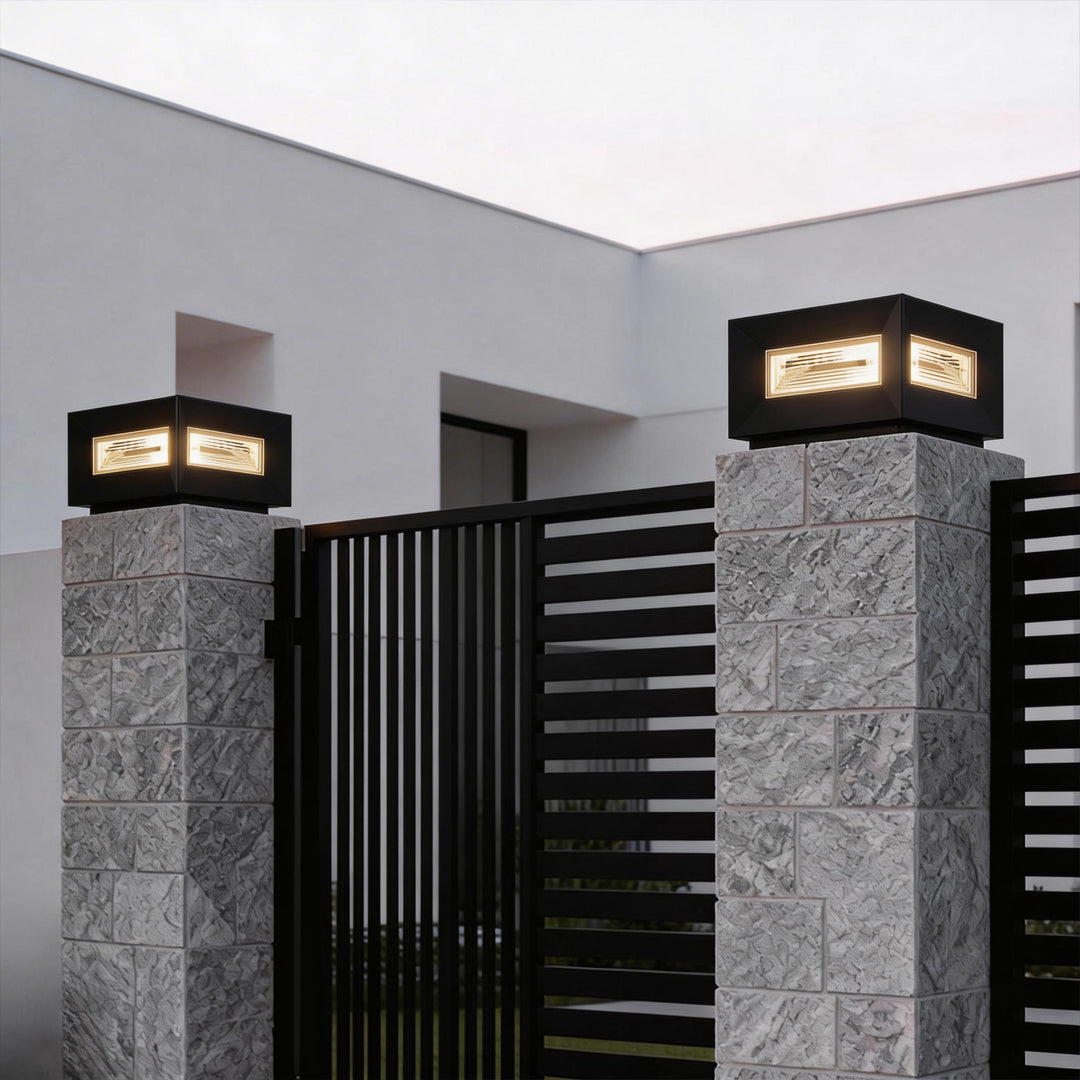 Square Pillar LED Solar Fence Post Light - Modern Cube Design, Outdoor Lighting Solution for Patios and Gardens